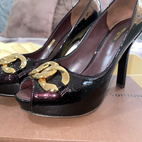Burgundy 2010 Louis Vuitton open toed heels. Size 38. - Picture 4 of 7